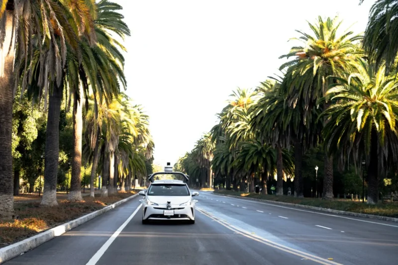 Nuro P2 On Road - 와우테일