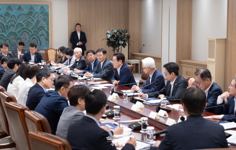 이재명 대통령 "35.3조원 역대 최대 R&D 예산으로 진짜 성장 실현" 1 pacst meeting - 와우테일