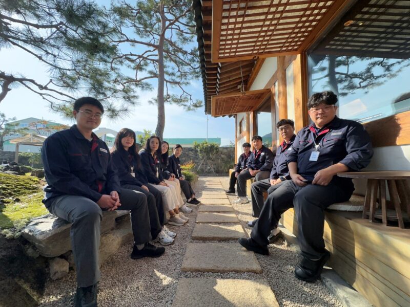 %ED%8C%80%EC%82%AC%EC%A7%84 %EC%95%84%EB%AF%B8%EC%8A%A4%ED%8A%B8 - 와우테일