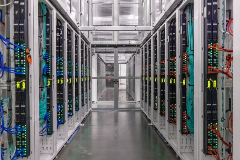 Lambda AI Center - 와우테일