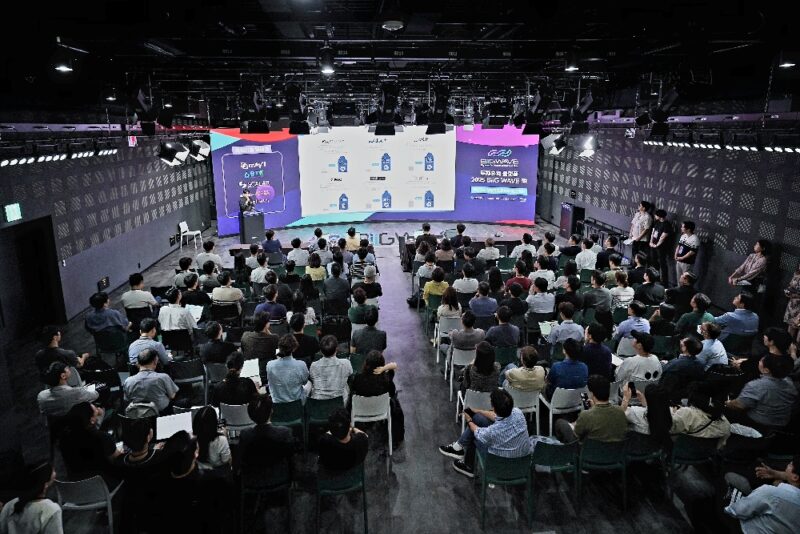 %EB%B9%85%EC%9B%A8%EC%9D%B4%EB%B8%8C - 와우테일