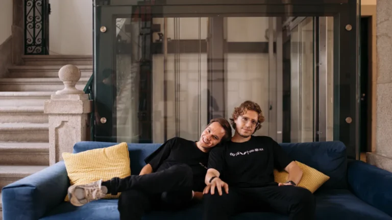 Holywater founders - 와우테일