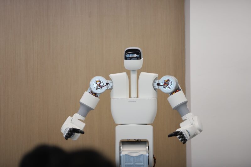 Connecteve Press Conference robot - 와우테일