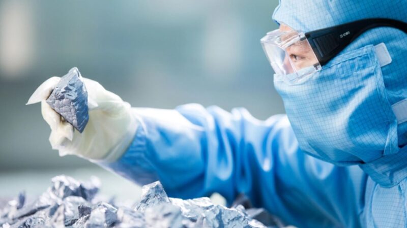 OCI HoldingS - 와우테일